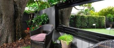 Des miroirs dans le jardin