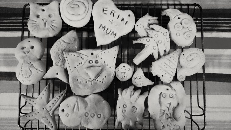 Décorations en pâte à sel réalisées par Erin et prêtes à être peintes